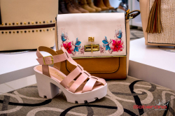 Sandlia Crysalis e bolsa Rafitthy